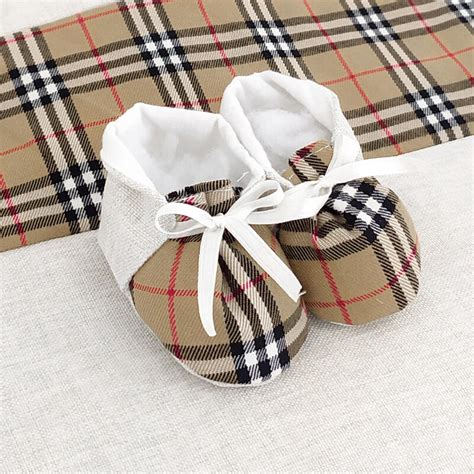 corredo per neonato burberry|burberry newborn gift set.